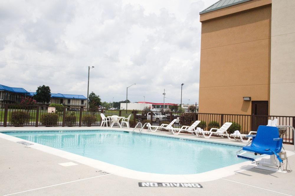 La Quinta Inn & Suites By Wyndham Fayetteville I-95 Exterior foto
