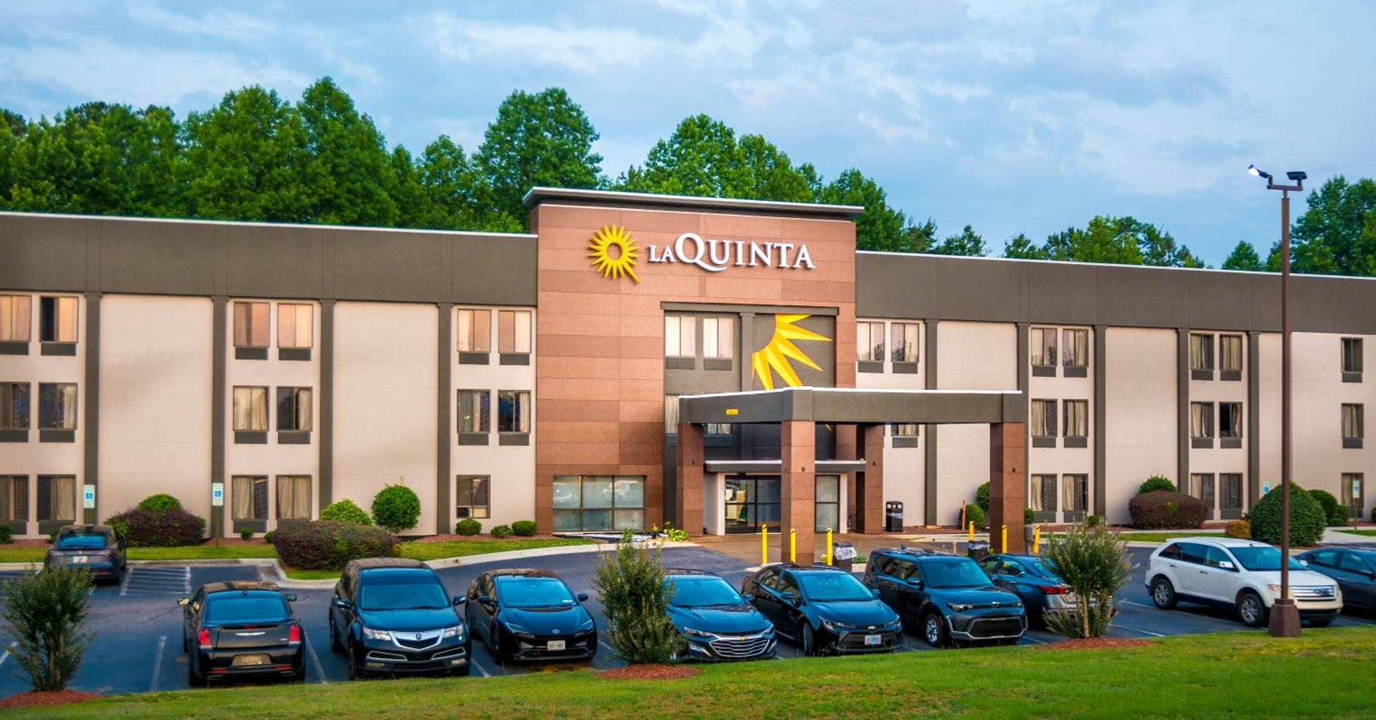 La Quinta Inn & Suites By Wyndham Fayetteville I-95 Exterior foto
